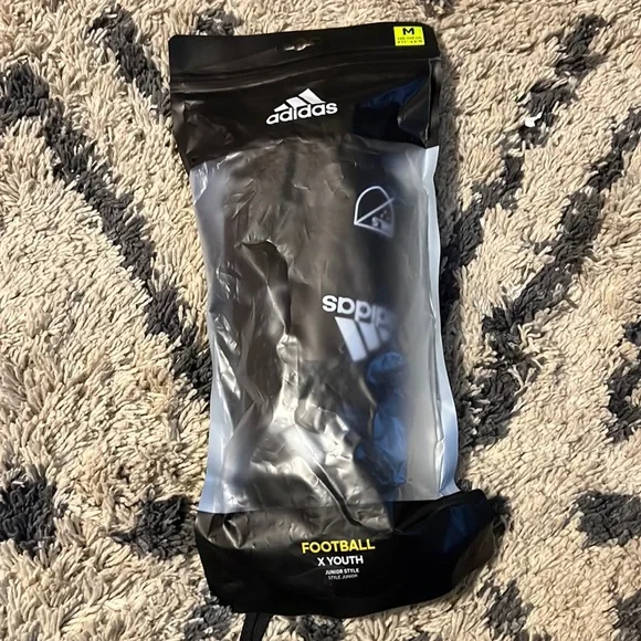 Adidas football MSL shin guard - Picture 1 of 4